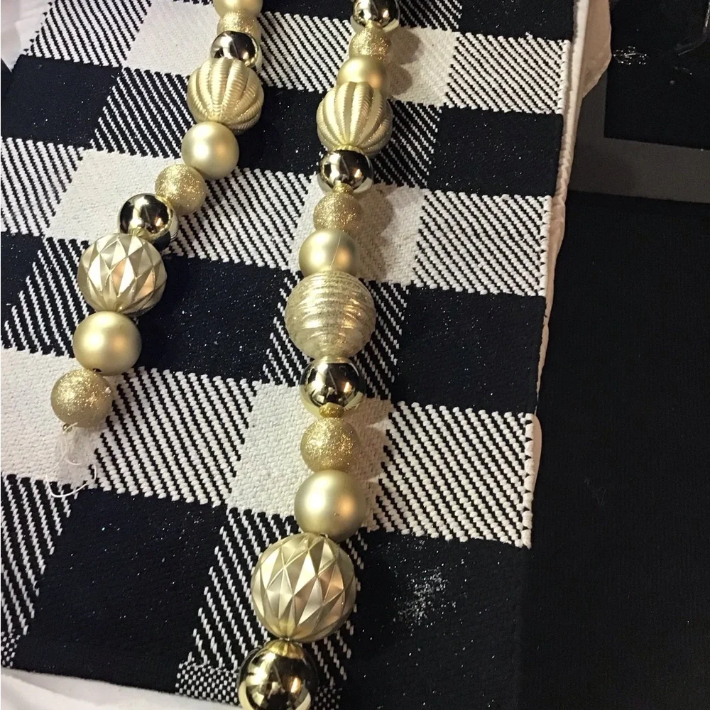 Festive Gold Ornament Garland